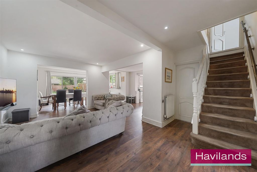 Property photo 2 of 21 Eversley Park Road-17.Jpg