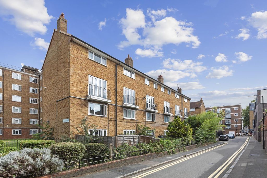 Property photo 3 of 11