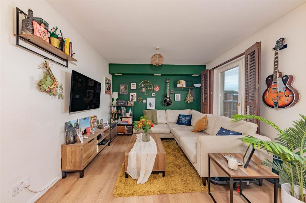 Property photo 3 of 14 17 Lilybank Mews Dundee-14.Jpg