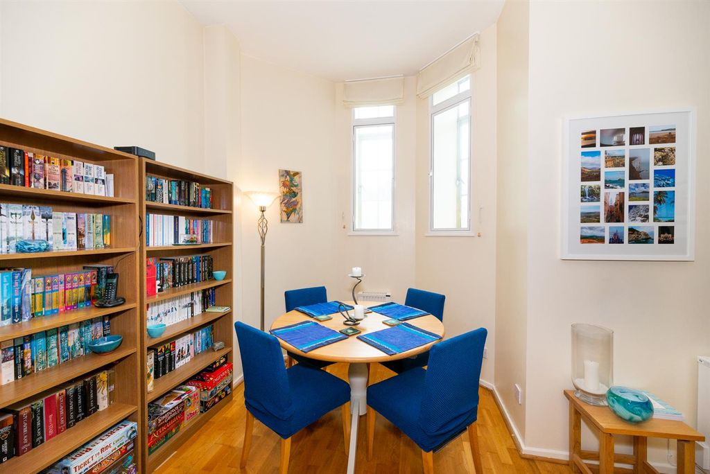 Property photo 3 of 14 D62_9796.Jpg