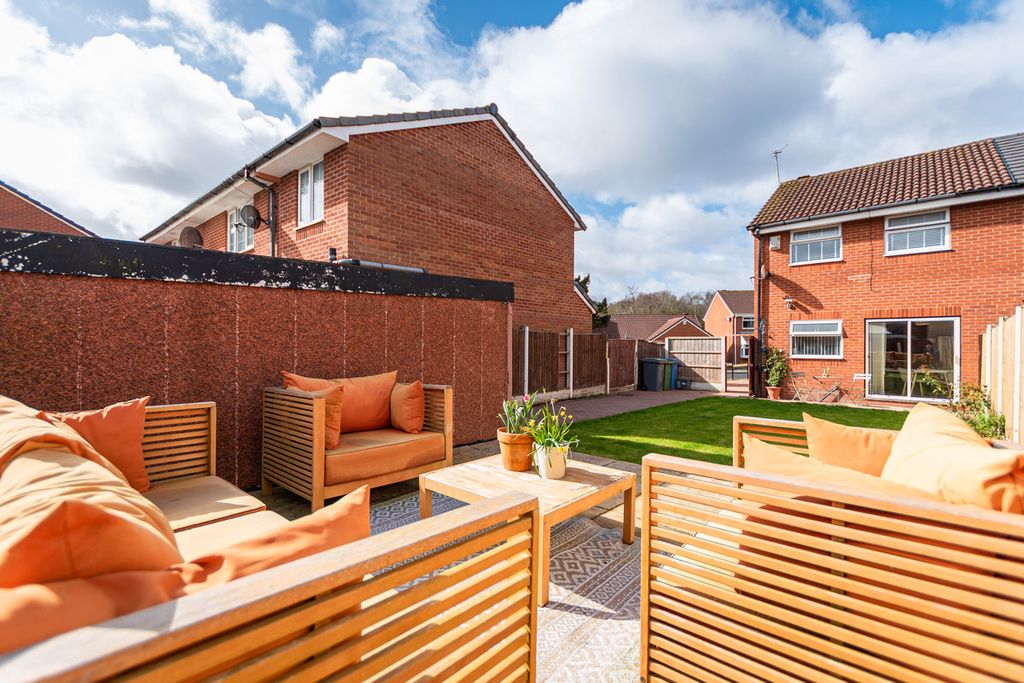 Property photo 2 of 23