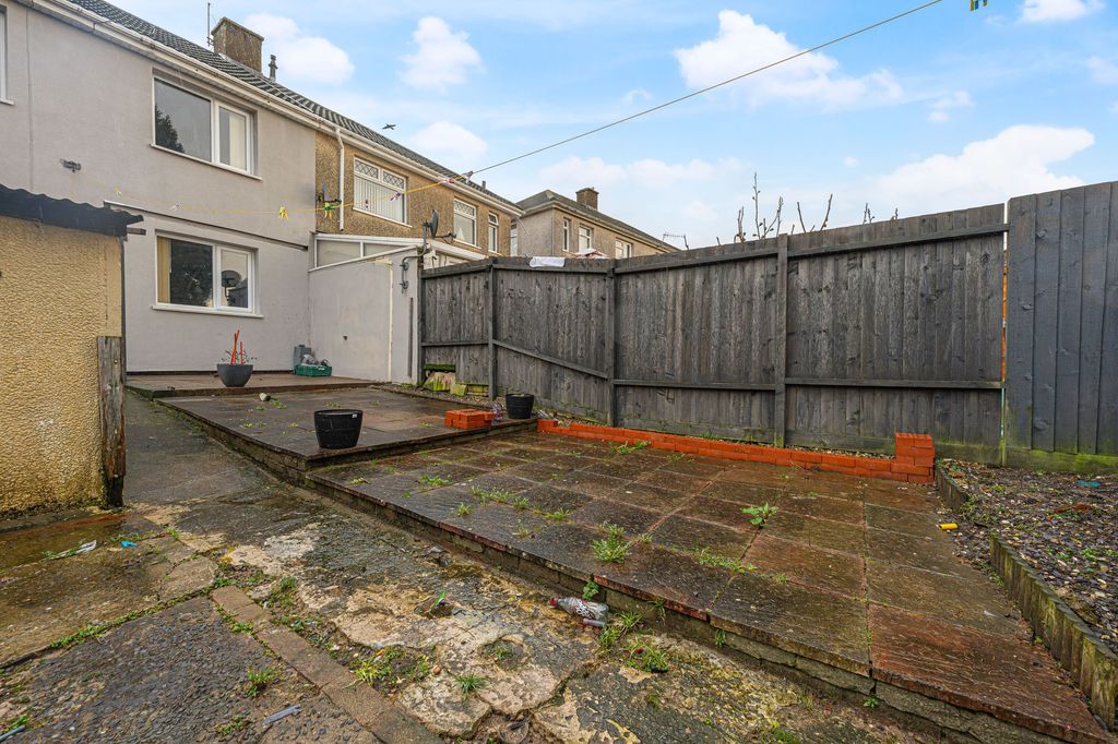 Property photo 2 of 24