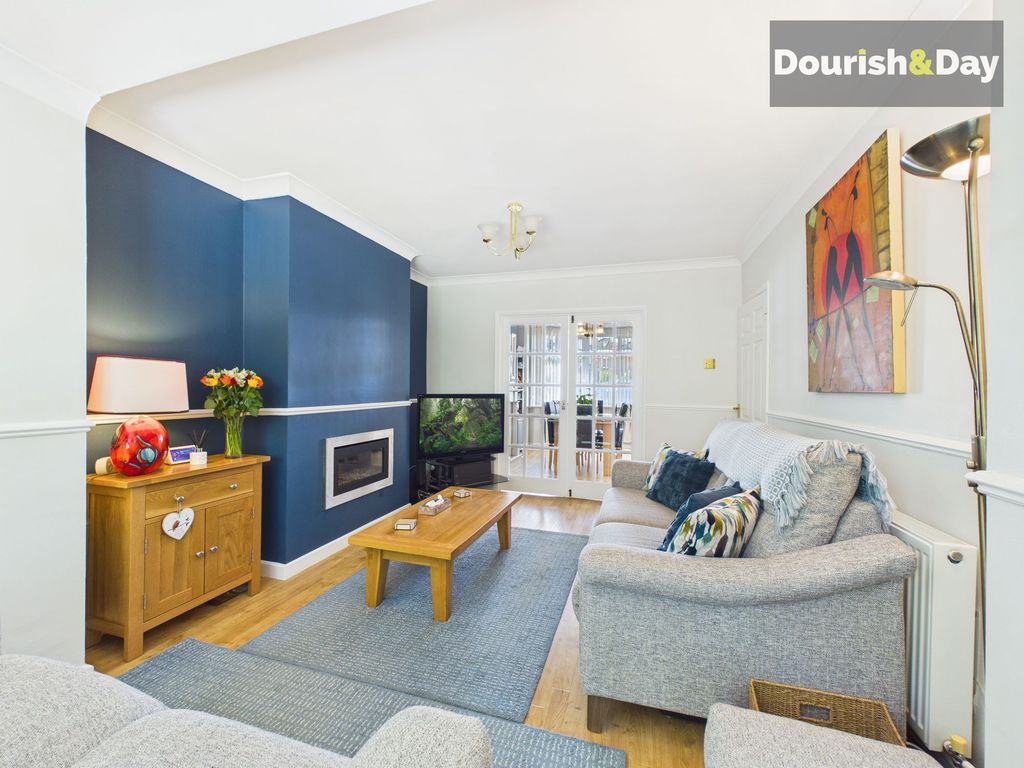 Property photo 2 of 20