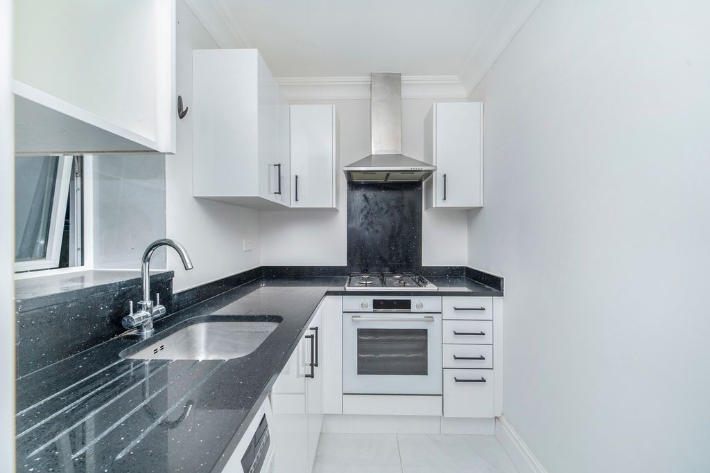 Property photo 3 of 11 Pbox-Img.Jpg