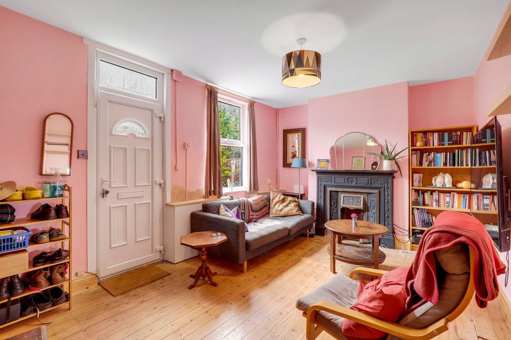 Property photo 2 of 14