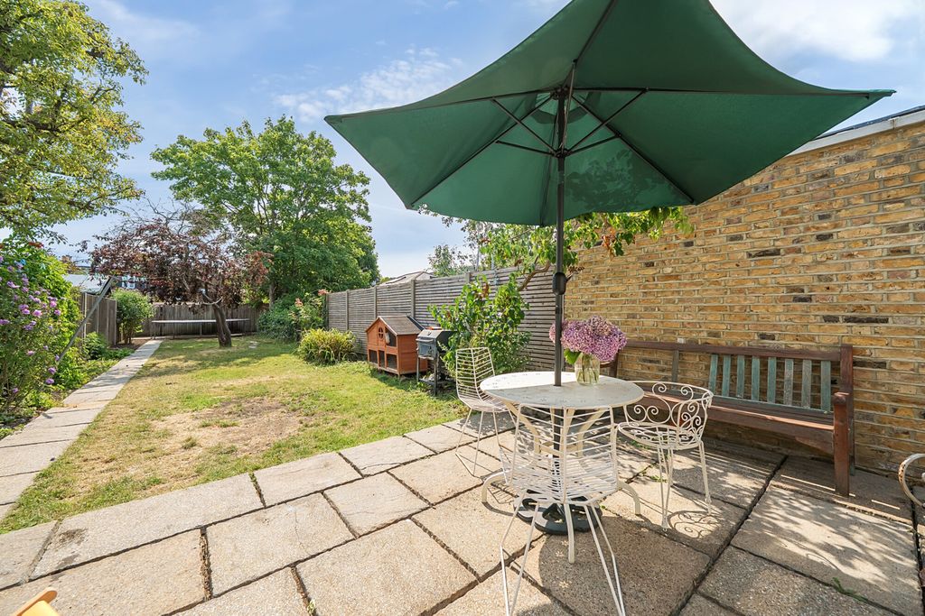 Property photo 3 of 19 Garden