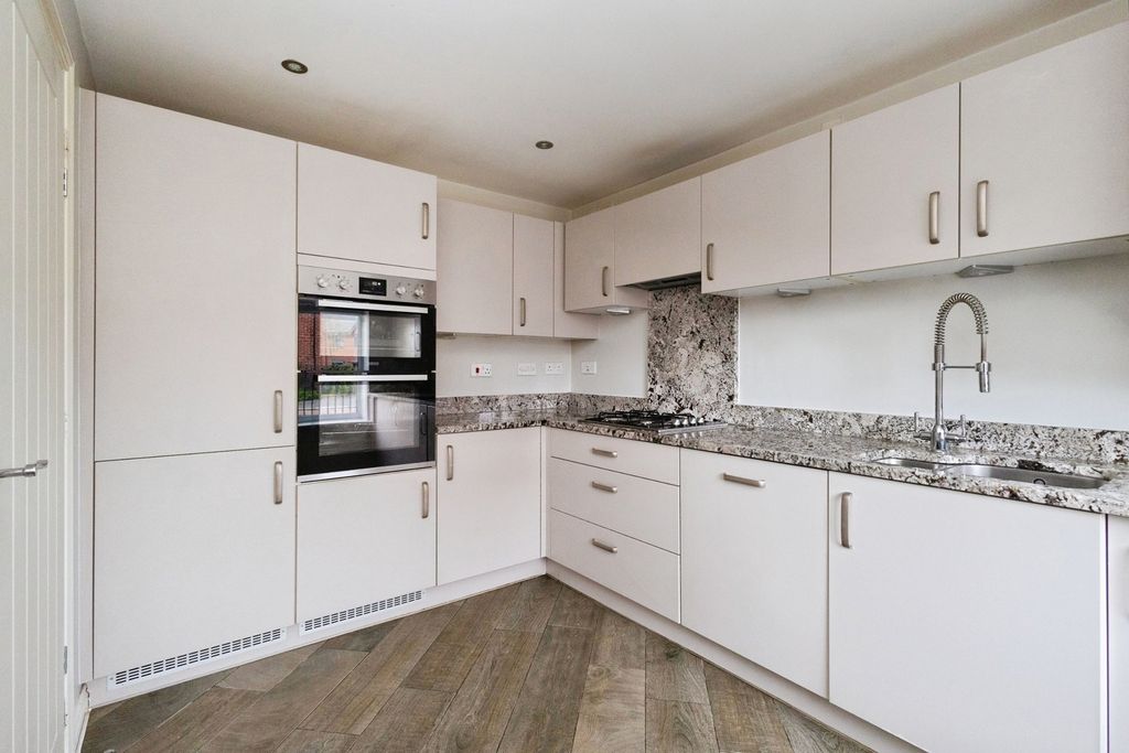 Property photo 2 of 23 Pbox-Img.Jpg