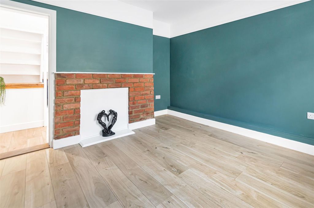 Property photo 3 of 12 9_78236.Jpg