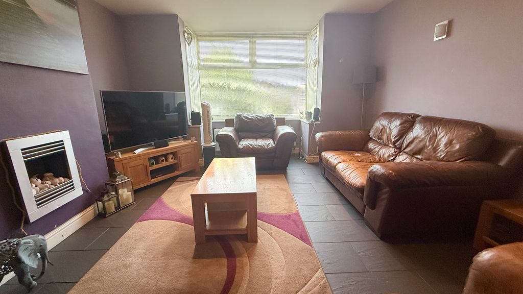 Property photo 3 of 33 Img_5939