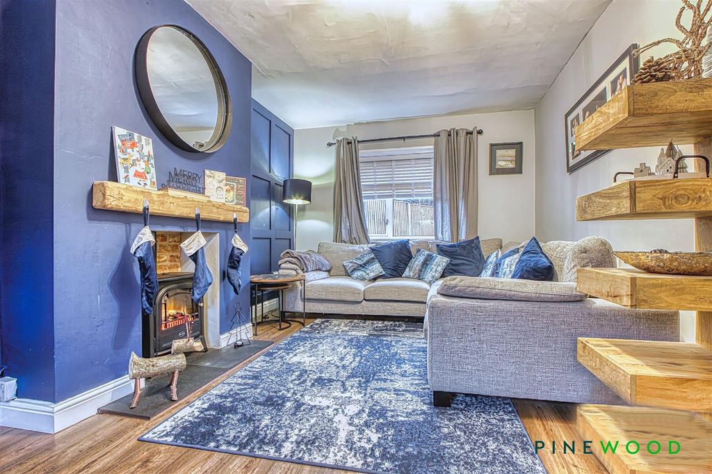 Property photo 2 of 26 Lounge