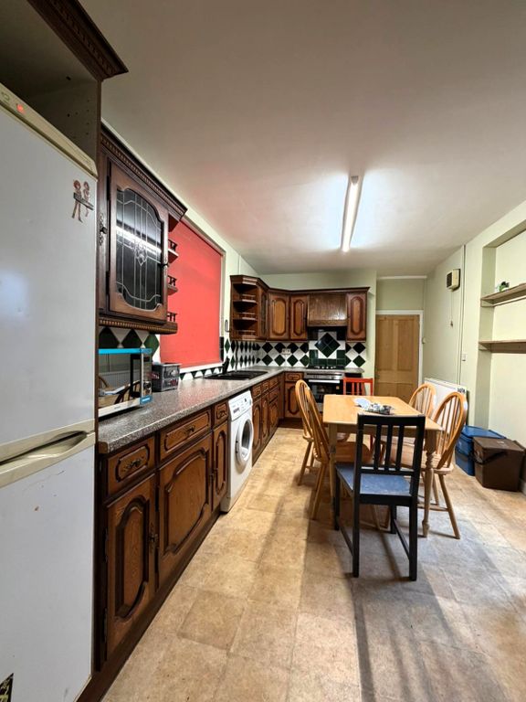 Property photo 3 of 5