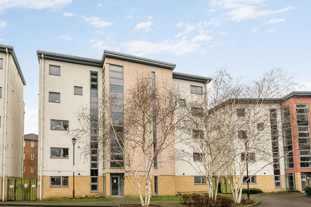 Property photo 1 of 18 External