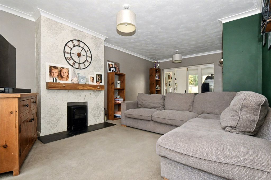 Property photo 2 of 12 Picture No. 11