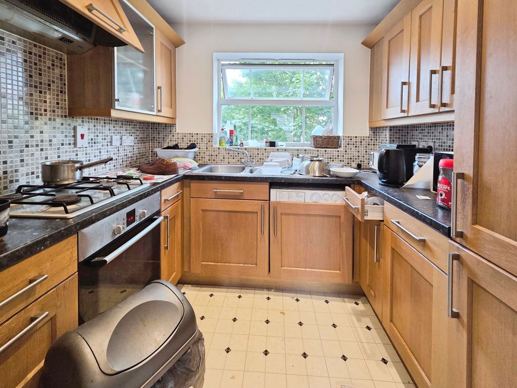 Property photo 3 of 5