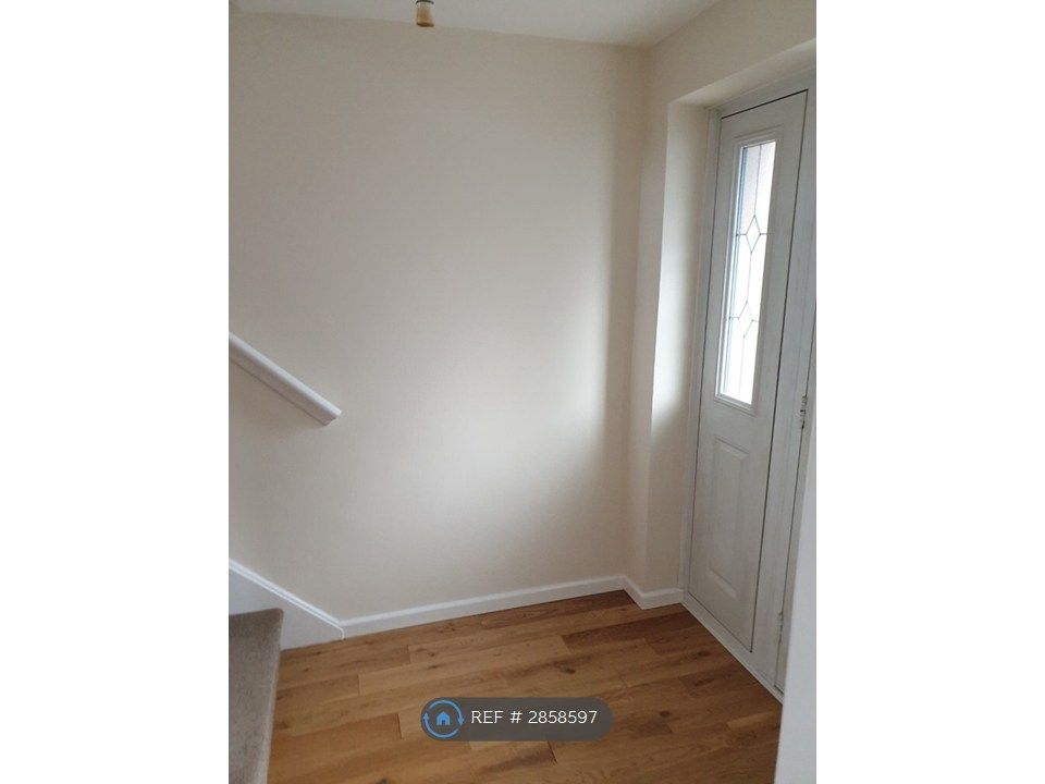 Property photo 3 of 18 Entrance