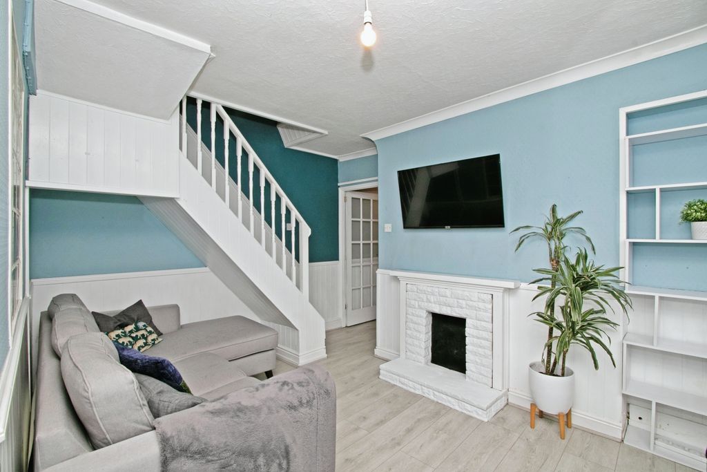 Property photo 2 of 14 Lounge