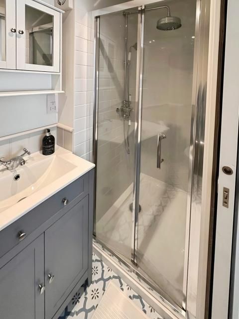 Property photo 2 of 4 Bathroom