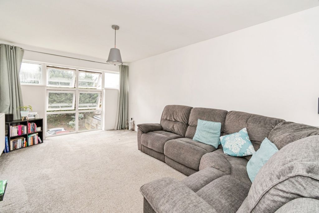 Property photo 3 of 12 Pbox-Img.Jpg