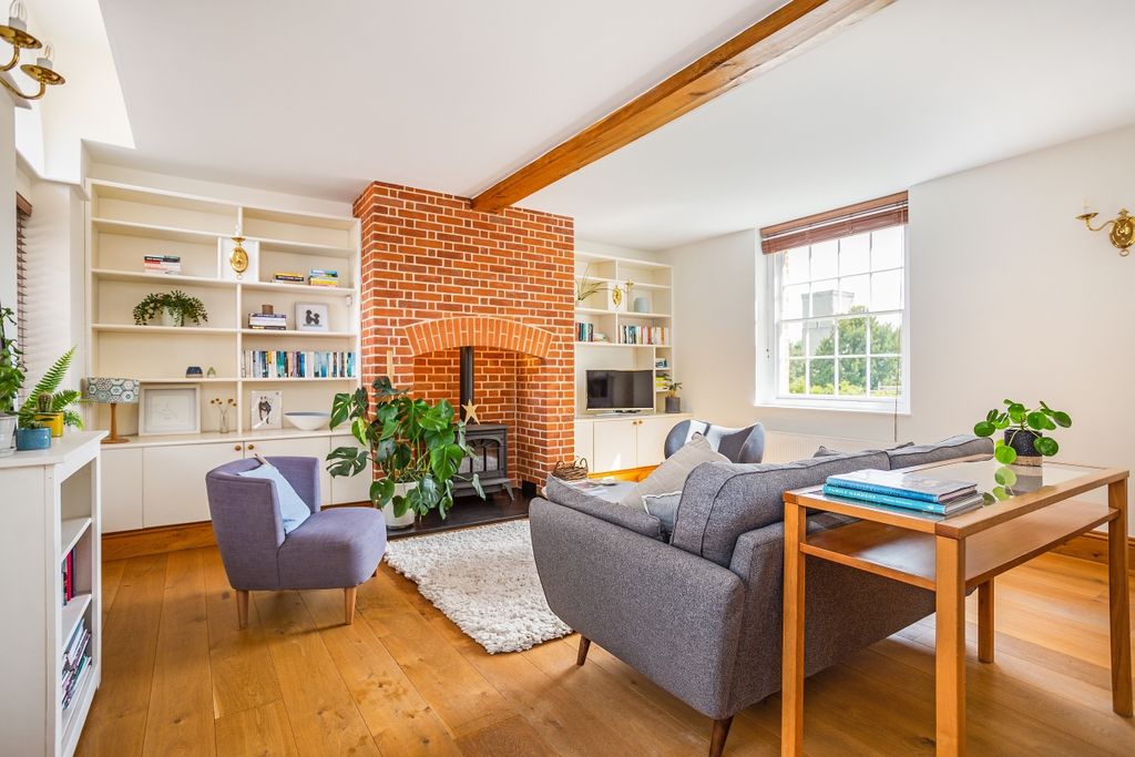 Property photo 2 of 12 2 The Stables 319...