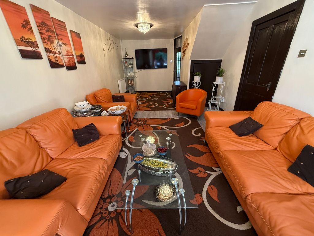 Property photo 2 of 18 5193042