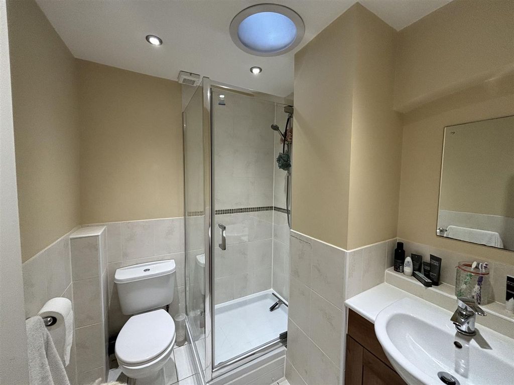 Property photo 2 of 7 Ffd76115-8402-43D5-Ac82-F249B933Ed43.Jpeg