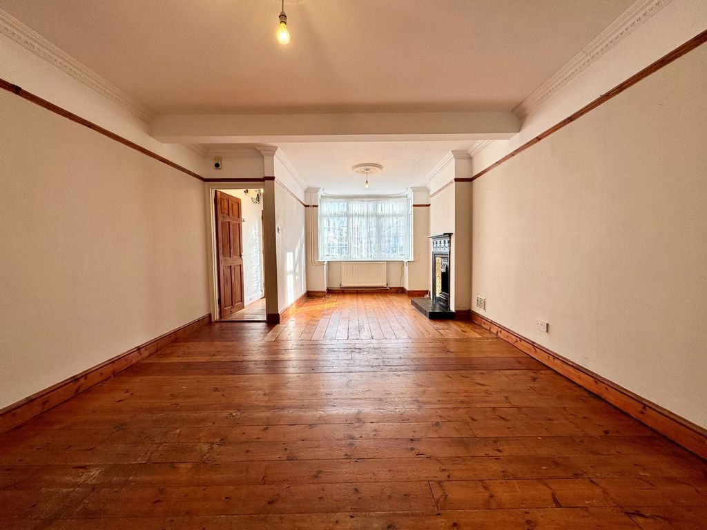 Property photo 3 of 13 Gallery