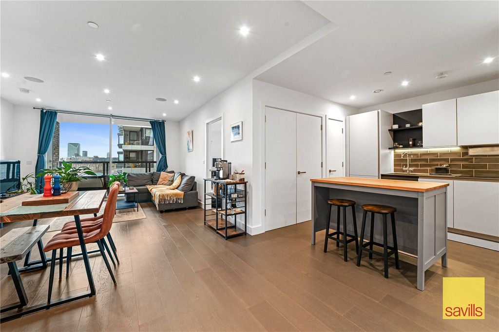 Property photo 1 of 17 Reception/Kitchen