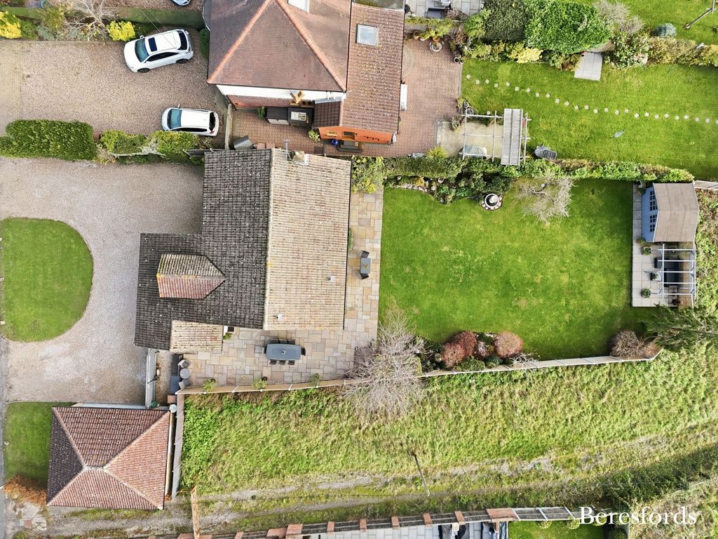 Property photo 3 of 24 Picture No. 06