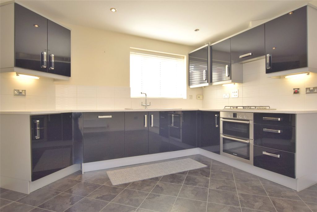 Property photo 1 of 12 Kitchen