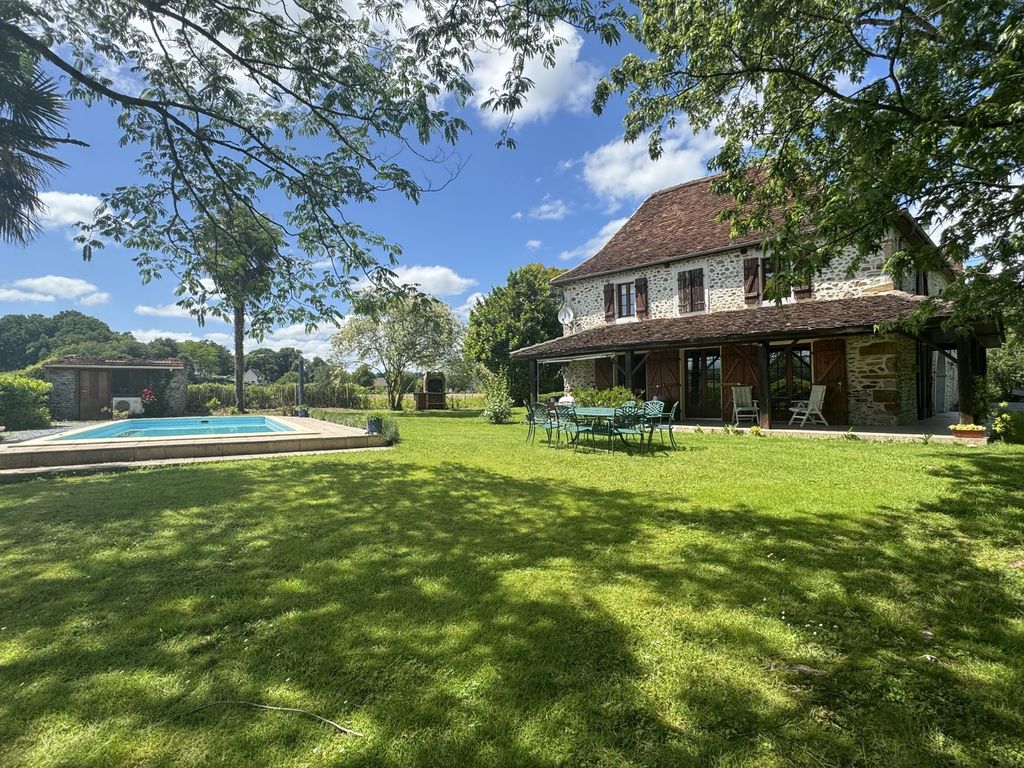 Property photo 2 of 23