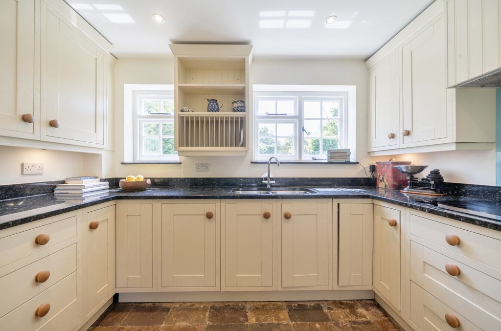 Property photo 2 of 15 1463662-17-6A0F01...