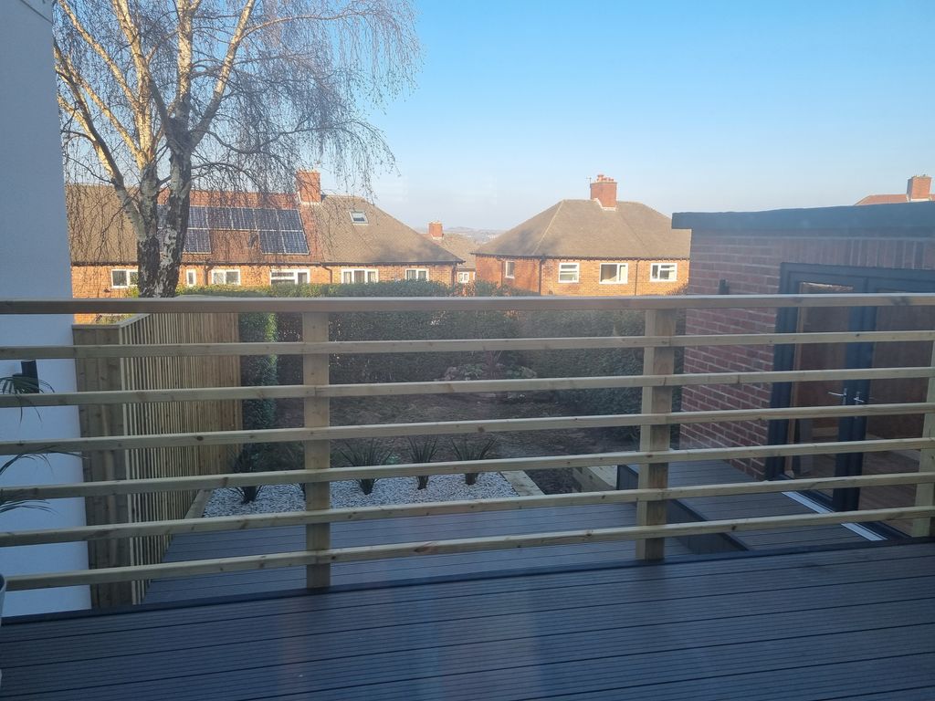 Property photo 2 of 9 Garden