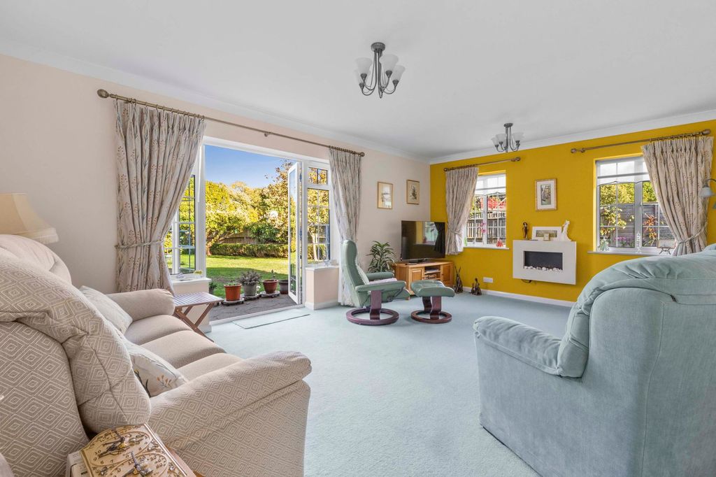 Property photo 3 of 21