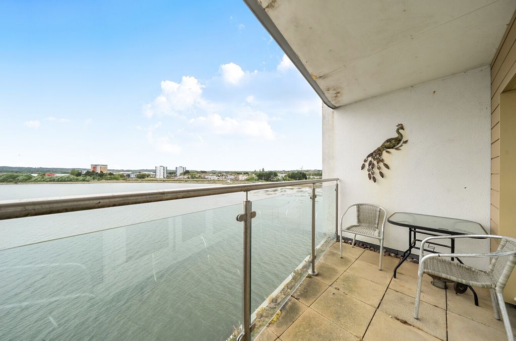Property photo 1 of 19 Balcony
