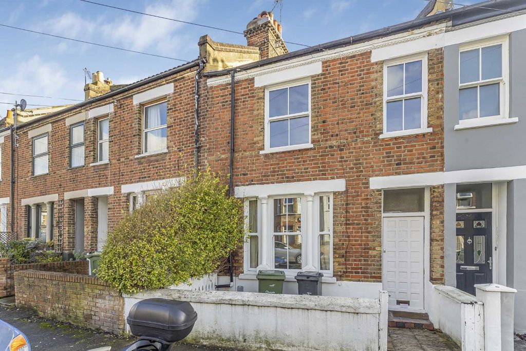 Property photo 2 of 8