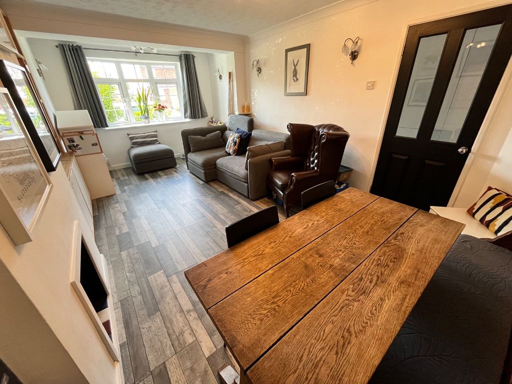 Property photo 2 of 14 4373315
