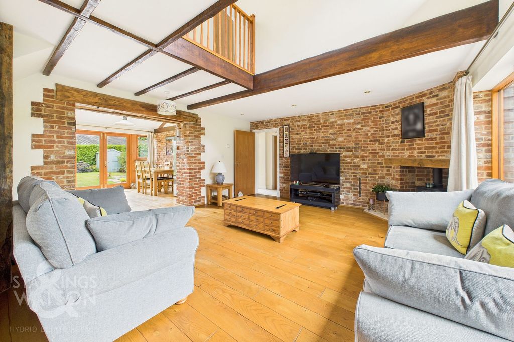 Property photo 2 of 37