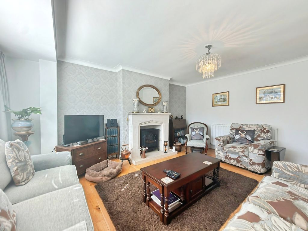 Property photo 3 of 28 Photo 24