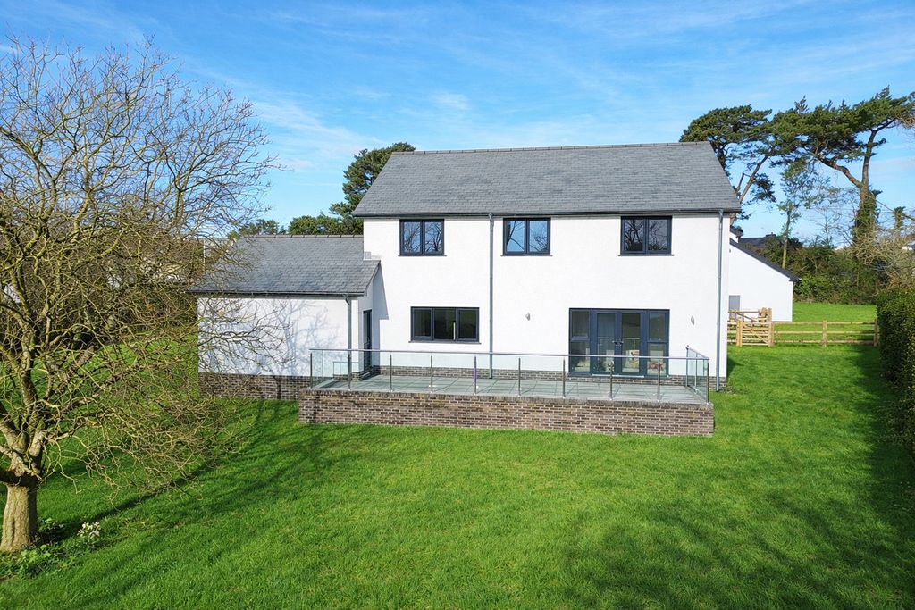 Property photo 2 of 19