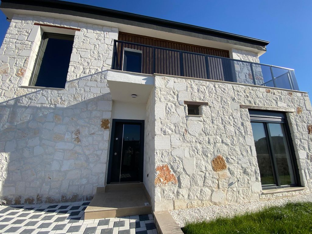 Property photo 3 of 15 Modern Stone Villa For Sale In Belek, Antalya - Gorgeous Limestone Construction