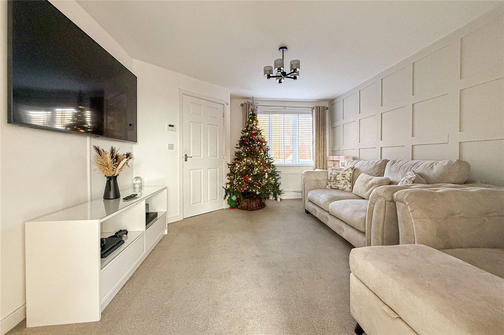 Property photo 2 of 21 Picture No. 16