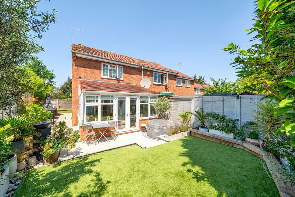 Property photo 1 of 11 1482722-20-6A3c1759180ba