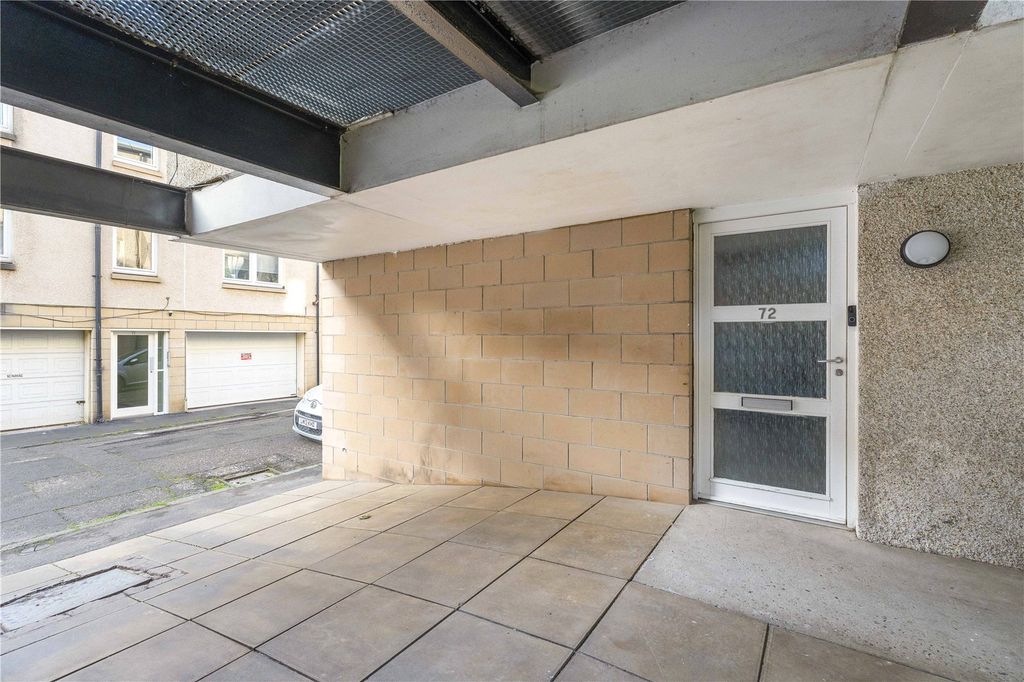 Property photo 2 of 14 Trafalgar Lane
