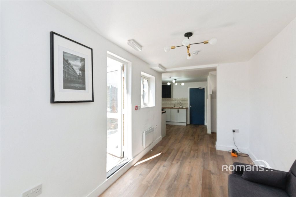 Property photo 3 of 6 Picture No. 06
