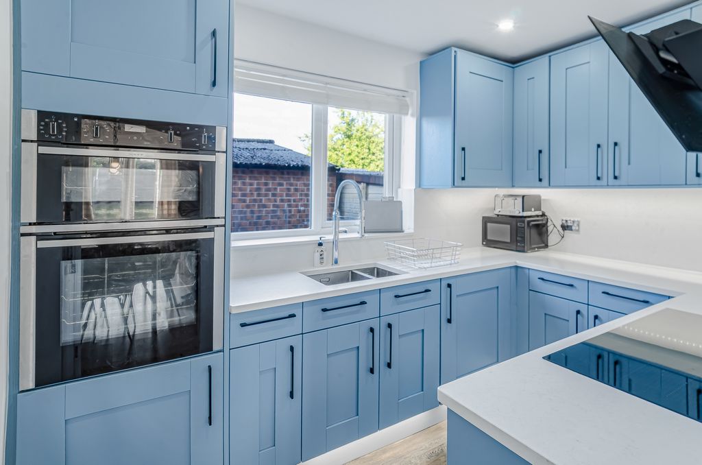 Property photo 2 of 25 Advert-146