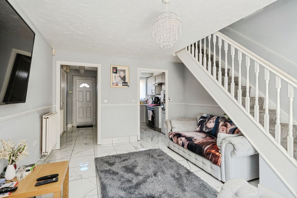 Property photo 3 of 16