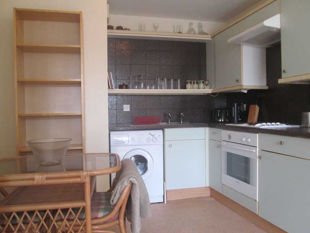 Property photo 2 of 8 Kitchen