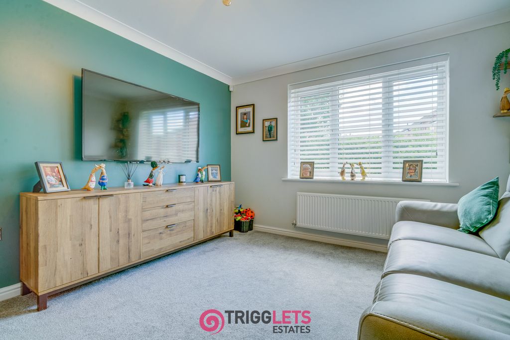 Property photo 3 of 36