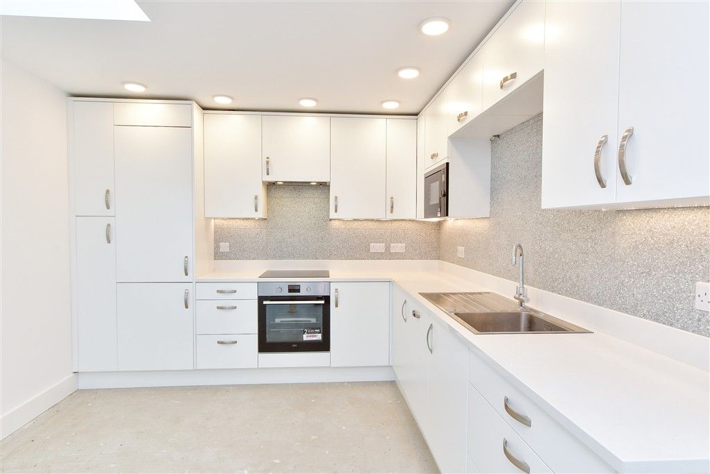 Property photo 2 of 12 Lounge/ Kitchen