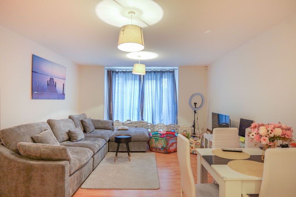 Property photo 2 of 15